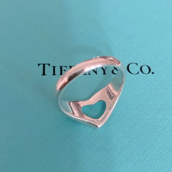 Tiffany & Co. Elsa Peretti Open Heart Ring - Picture 3 of 7